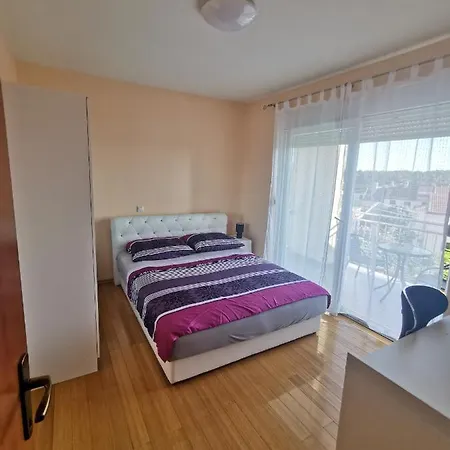 Apartment Megi *